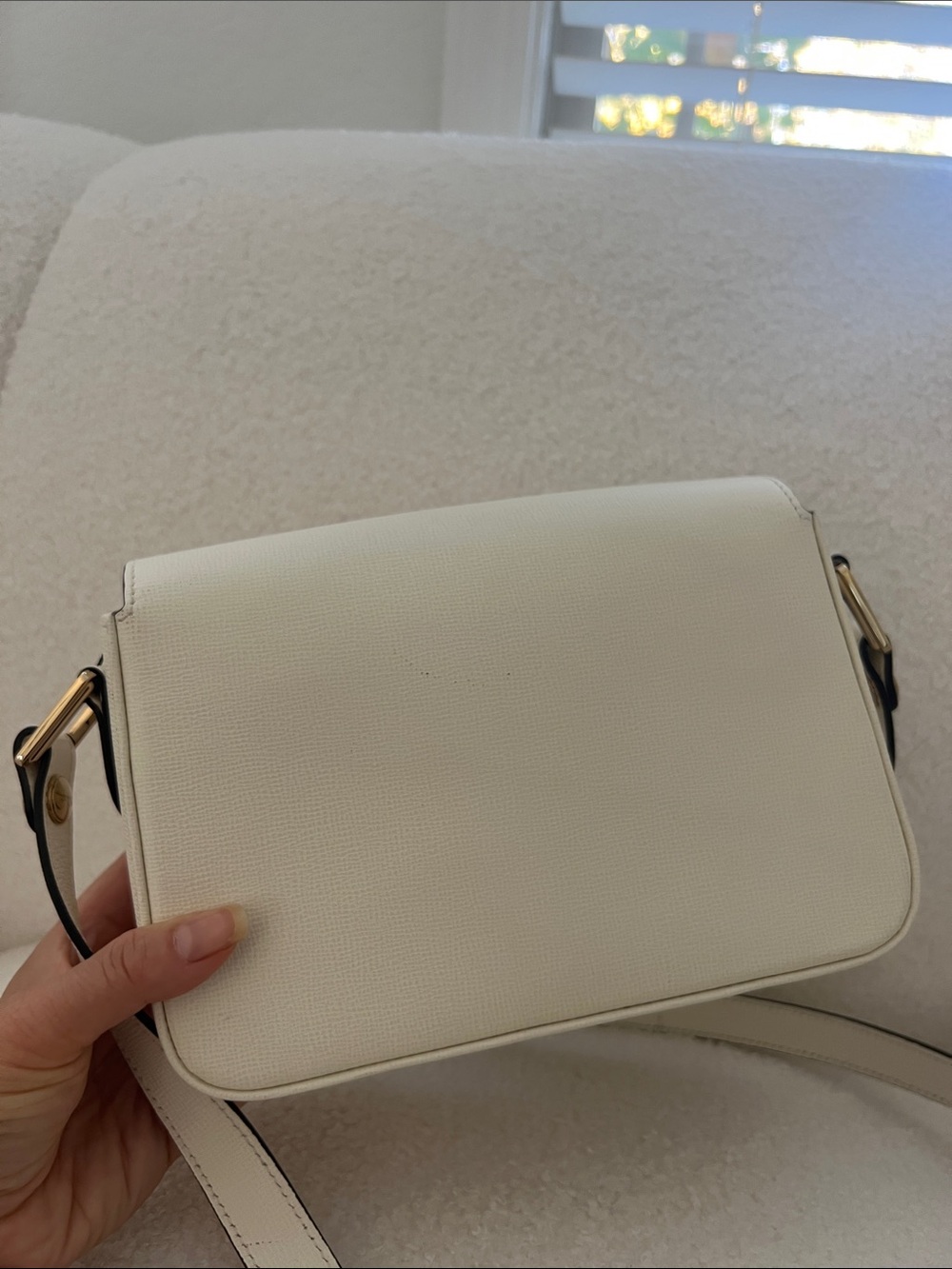 Authentic Longchamp leather Cream Crossbody with gold hardware - Picture 4 of 12